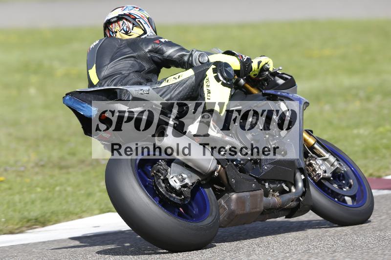 /53 16.09.2025 Track Day Domi Aegerter ADR/Gruppe rot/backside